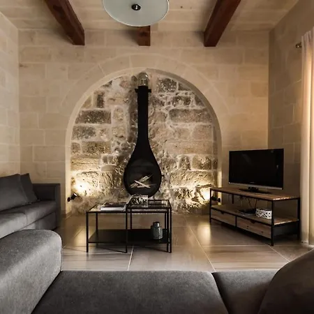 The Muse Gozo Farmhouse With Indoor And Outdoor Pool Villa *